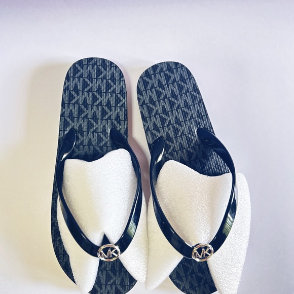 Michael Kors Black Flip Flop - Picture 3 of 5